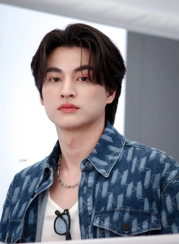 Short Wolf Cut Men: The New Grooming Trend